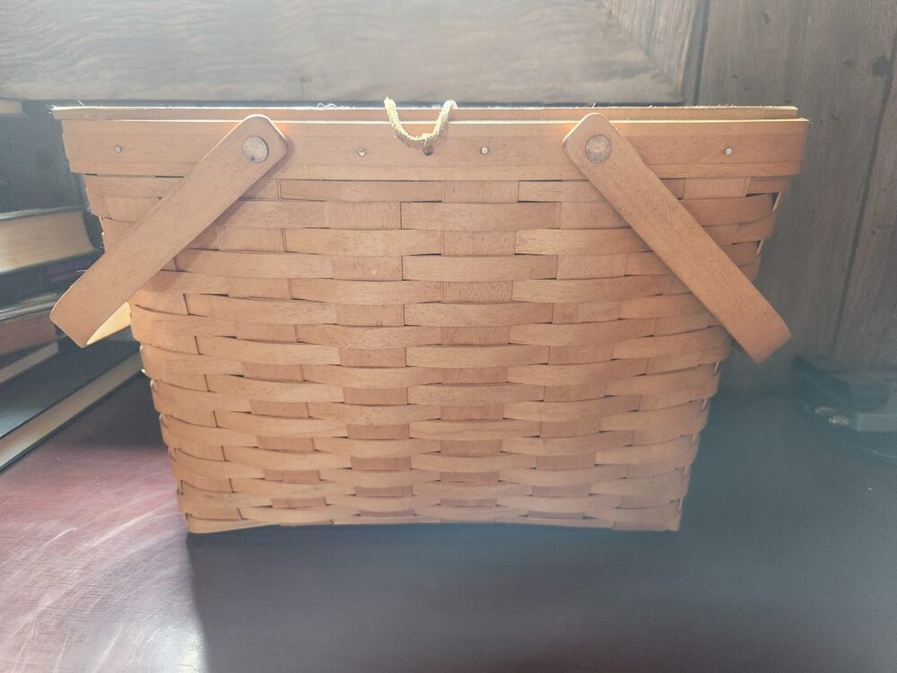 Longaberger Handwoven Picnic Basket 2 Swing Handles Wood Lid 1995